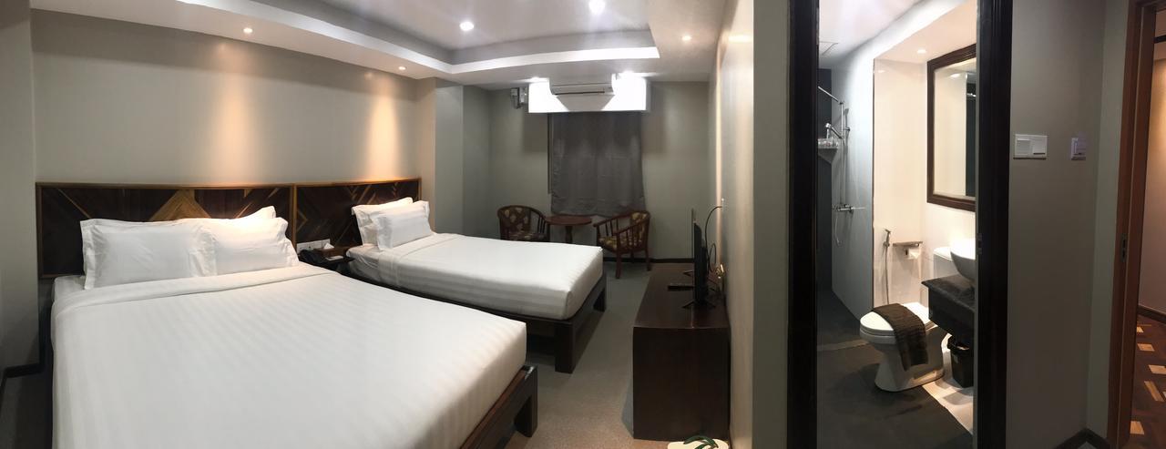 Tristar Hotel Yangon Bagian luar foto