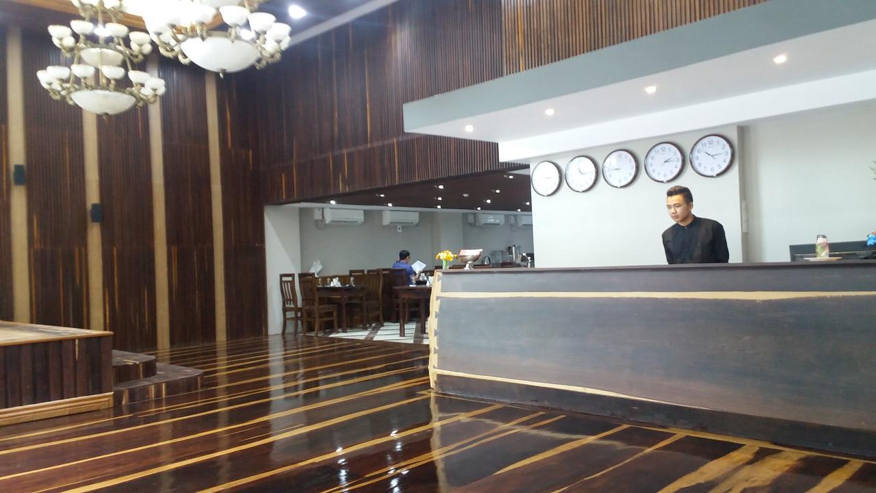 Tristar Hotel Yangon Bagian luar foto