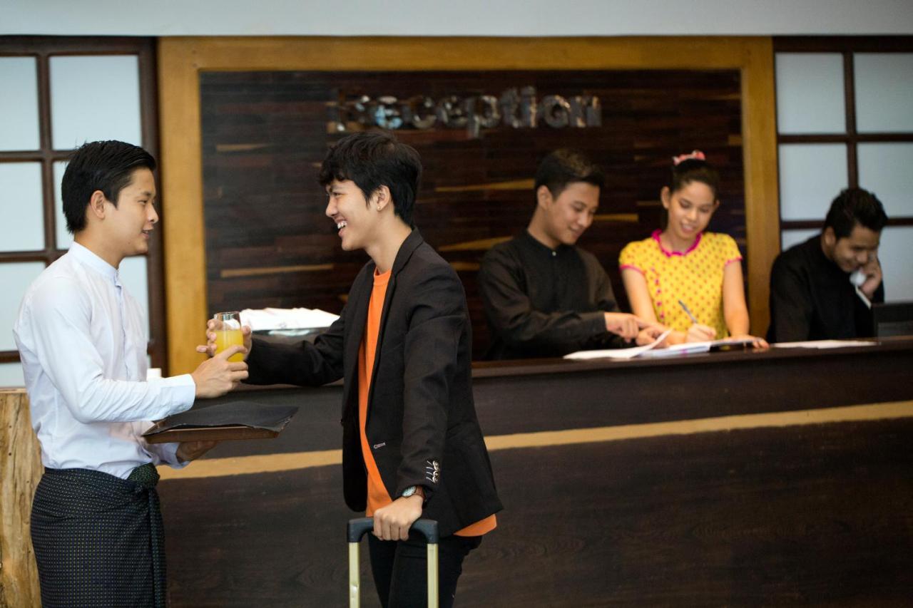 Tristar Hotel Yangon Bagian luar foto