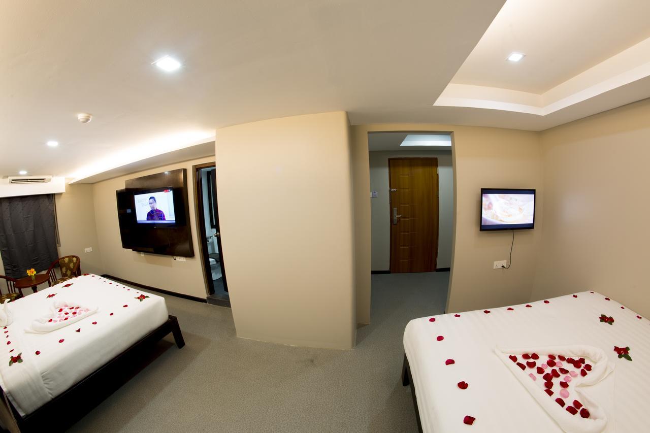 Tristar Hotel Yangon Bagian luar foto